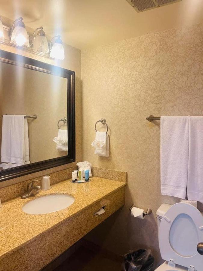 Senate Suites Extended Stay Hotel Topeka Esterno foto