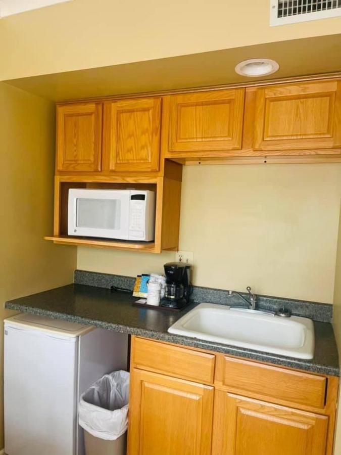 Senate Suites Extended Stay Hotel Topeka Esterno foto