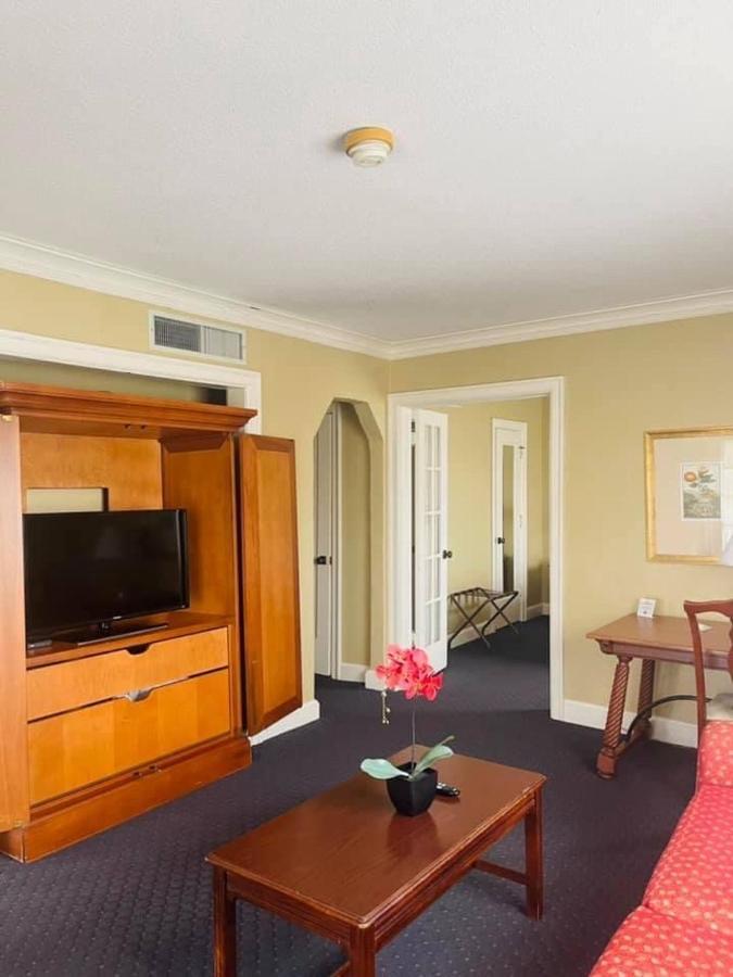 Senate Suites Extended Stay Hotel Topeka Esterno foto