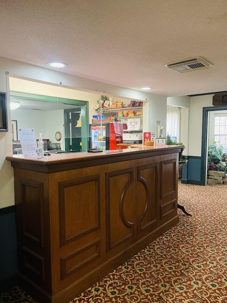 Senate Suites Extended Stay Hotel Topeka Esterno foto