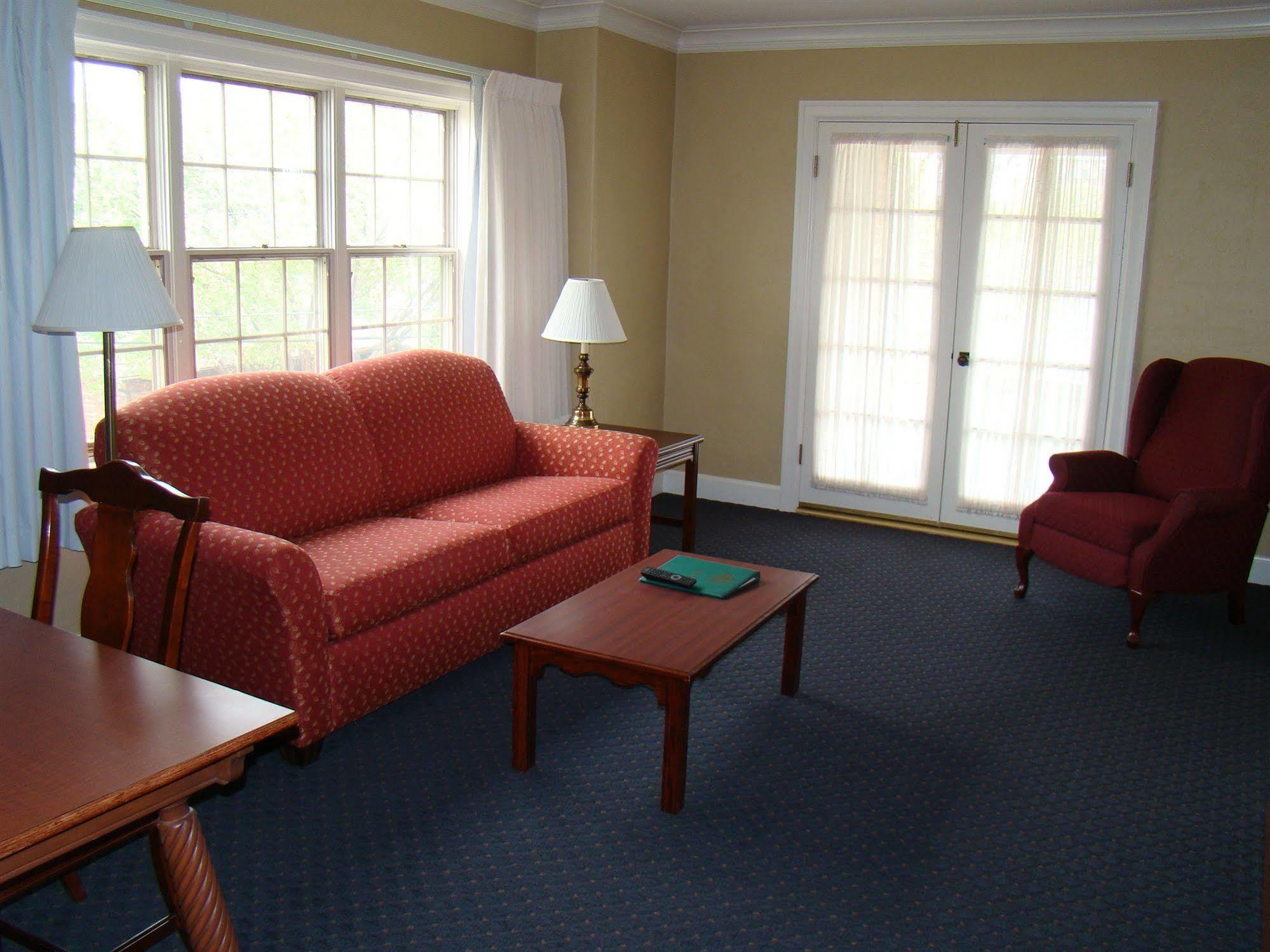 Senate Suites Extended Stay Hotel Topeka Esterno foto