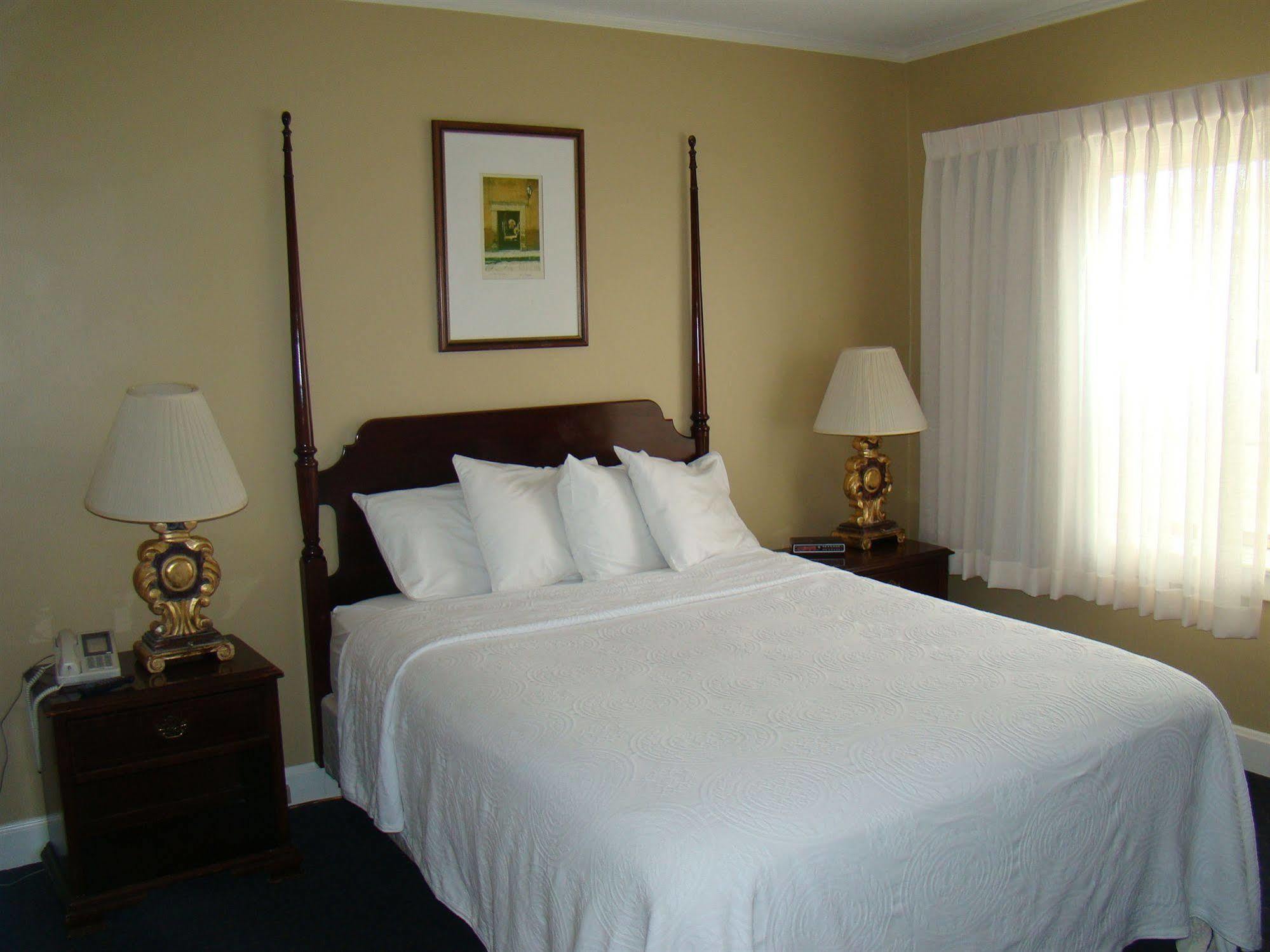 Senate Suites Extended Stay Hotel Topeka Esterno foto