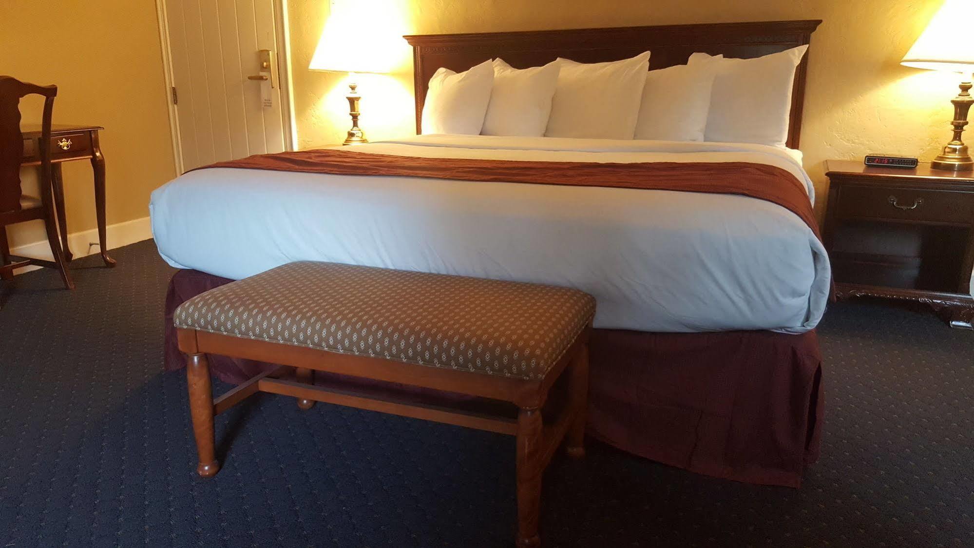 Senate Suites Extended Stay Hotel Topeka Esterno foto