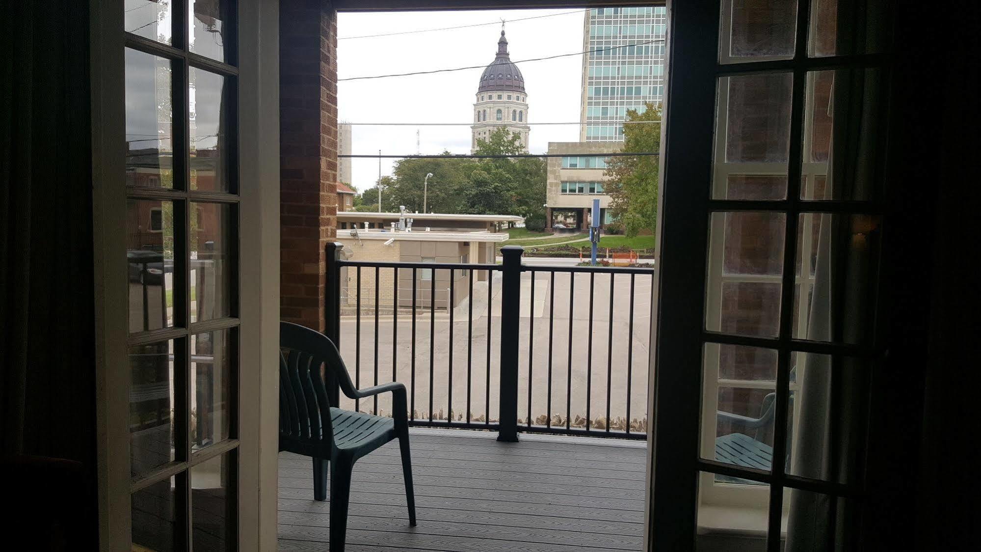 Senate Suites Extended Stay Hotel Topeka Esterno foto